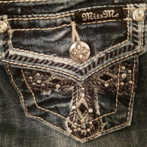 BUCKLE Miss Me youth Bermuda shorts - Picture 2 of 6